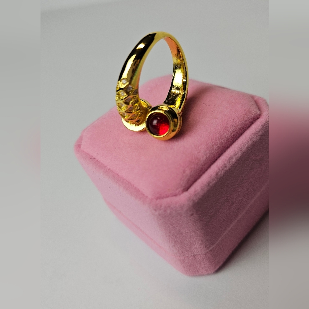 Elegant Gold Tone, Red/Emerald Gemstone Ring (NWOT) - Picture 4 of 5